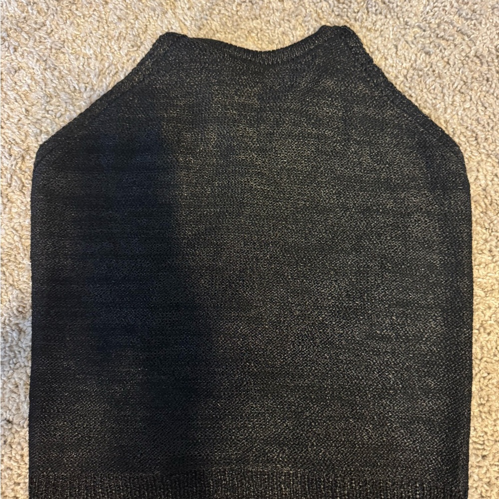 Women’s black halter top! This is so cute. It was too small for me